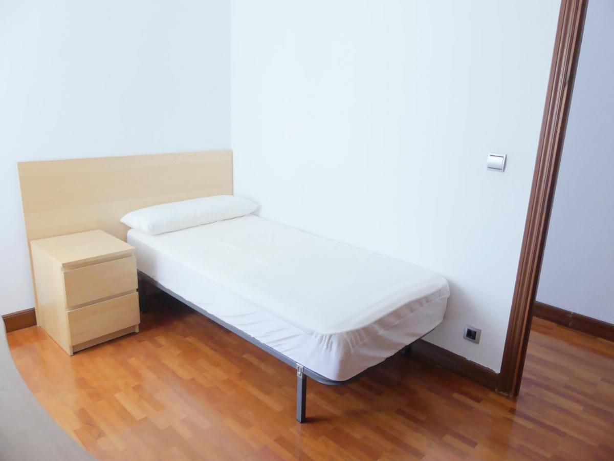 Apartamento Luminoso, Funcional Y Amplio En Zona Hospitalaria Pamplona Exterior foto